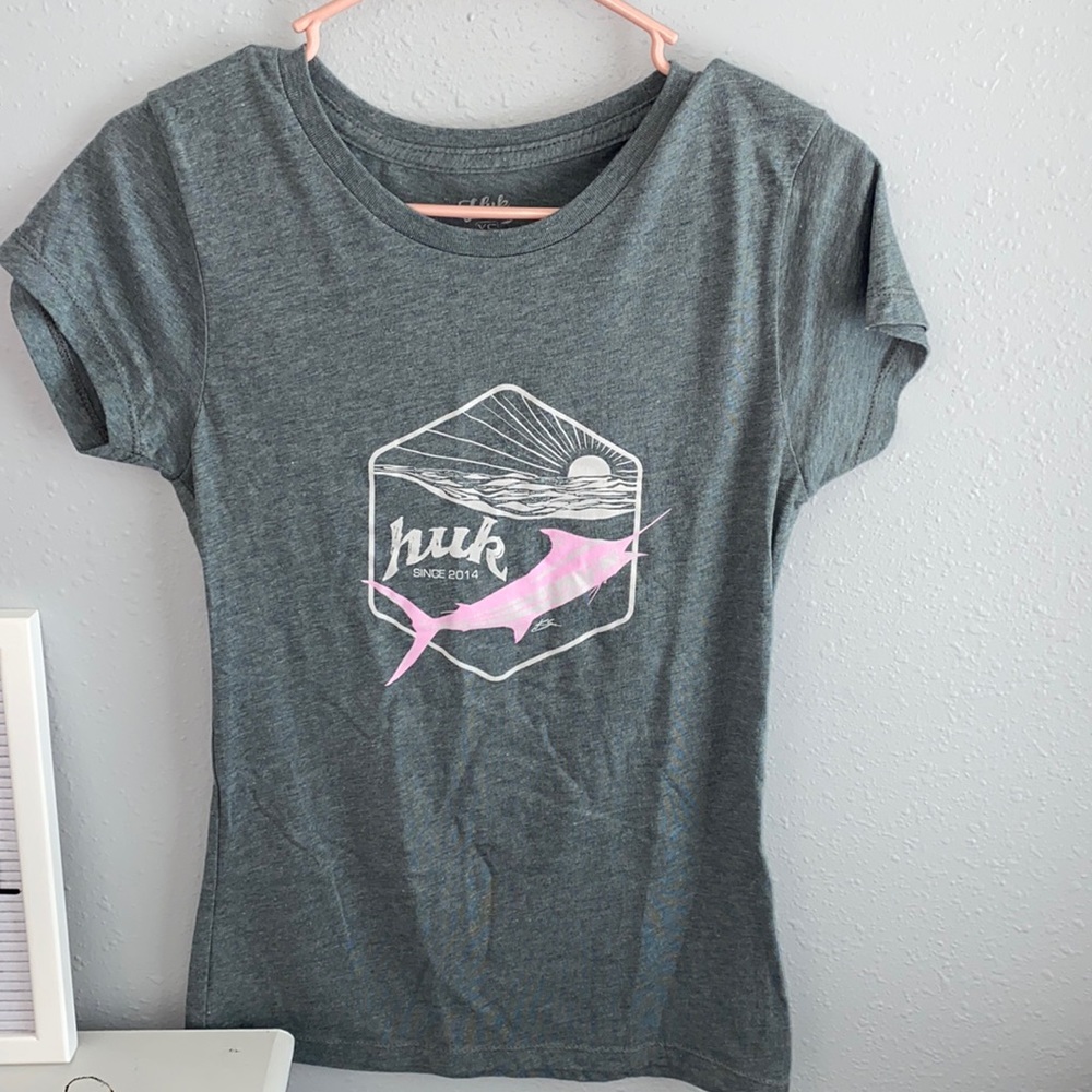 women’s huk t-shirt